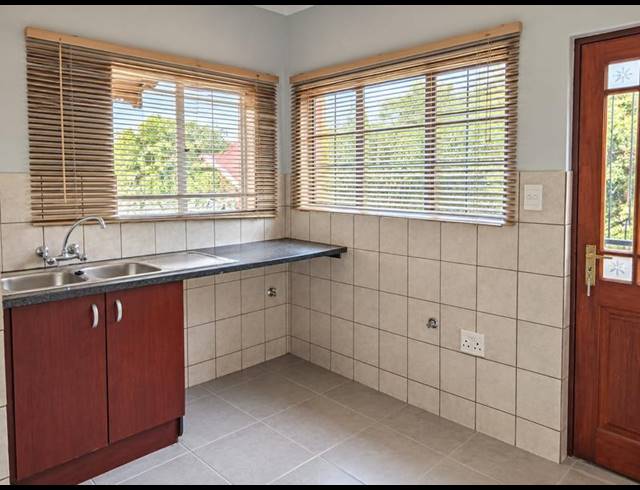 3 BEDROOM HOUSE FOR SALE IN THATCHFIELD